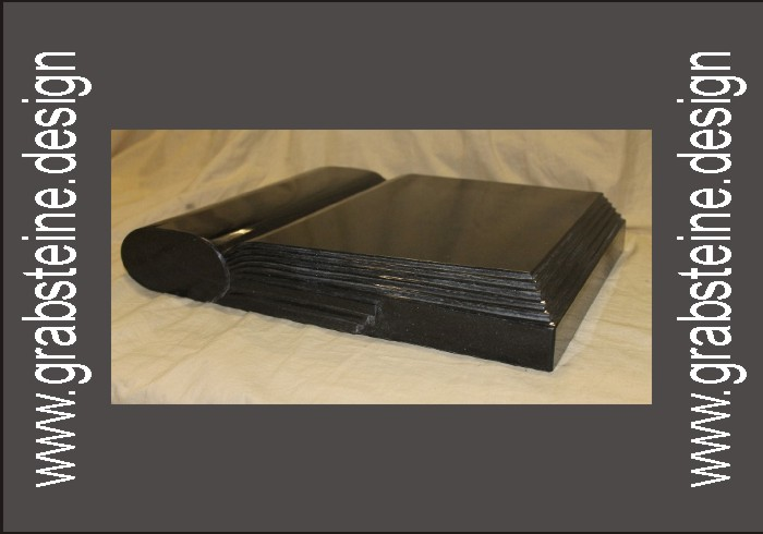 Grabstein Buchform M20, 40cm x 30cm x 6cm, schwarz polierter Granit