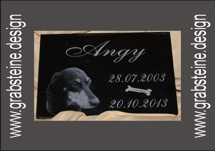 Pult-Tiergrabstein T1, 40cm x 30cm x 7/14cm, schwarz polierter Granit, rechteckig